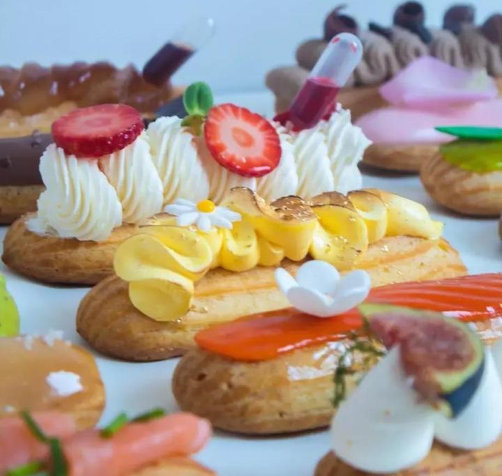 Éclairs pastry shop Montreal